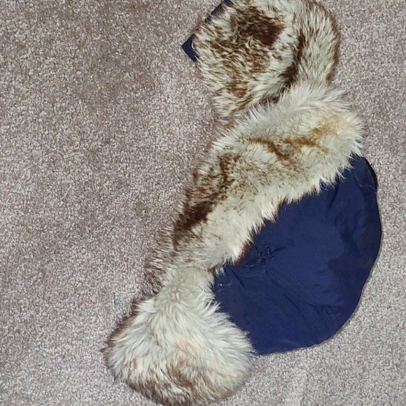 Warm boys winter hat/toque - Picture 2 of 4